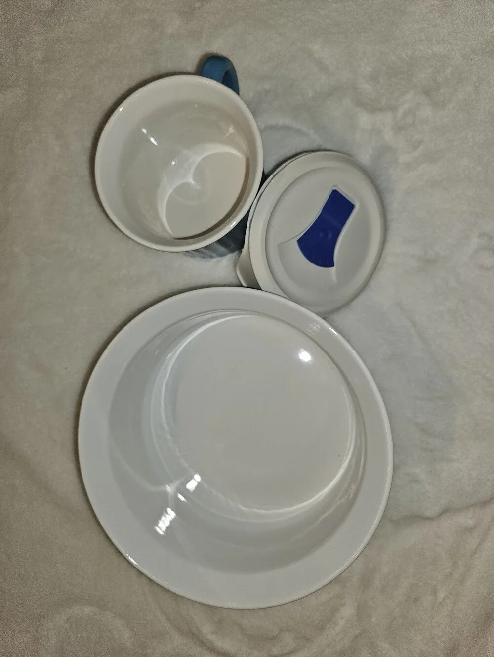 Corningware White 2.5 Qt Ceramic Casserole Dish with 20 Oz Blue Lidded Soup Mug